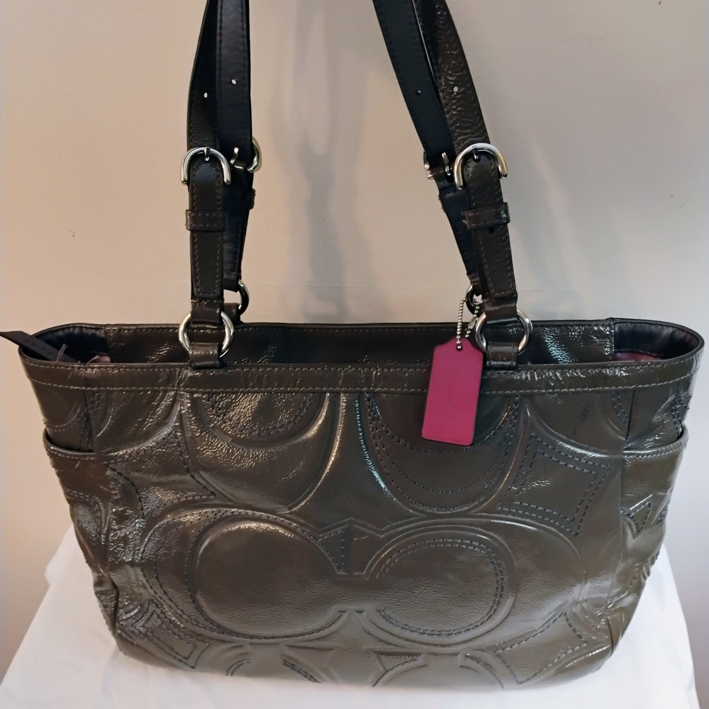 Elegant Black Leather Tote Bag